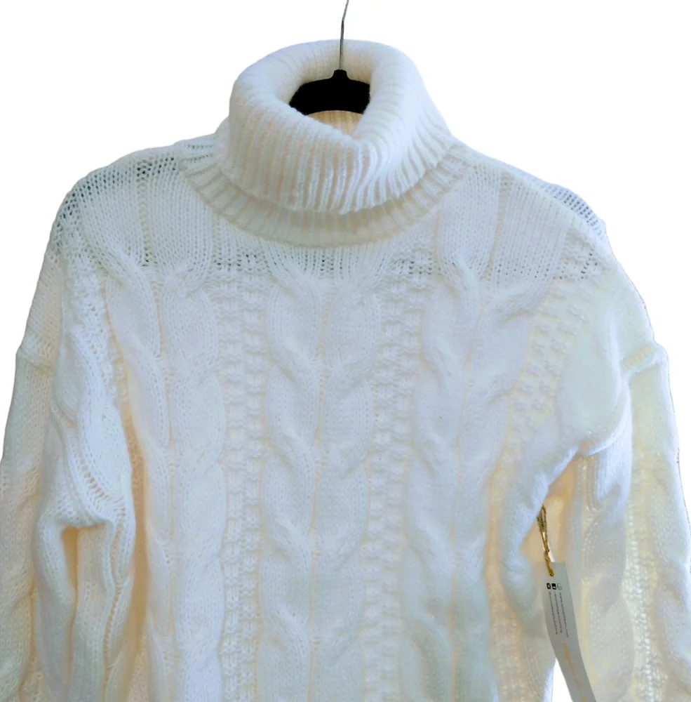 NWT Woven Heart Knit Turtleneck Sweater - Picture 5 of 10